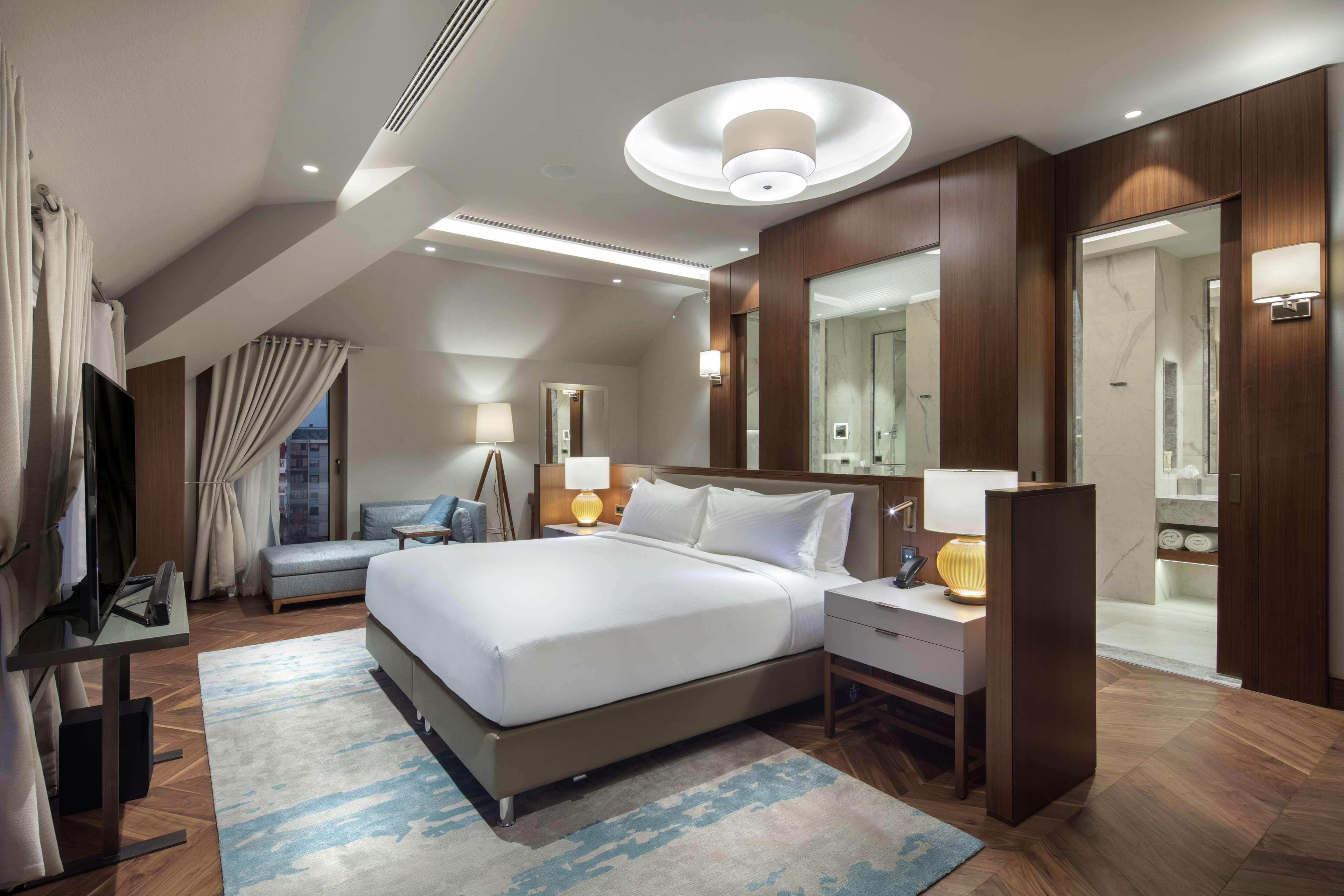 斯科普里希尔顿逸林酒店 外观 照片 Suite