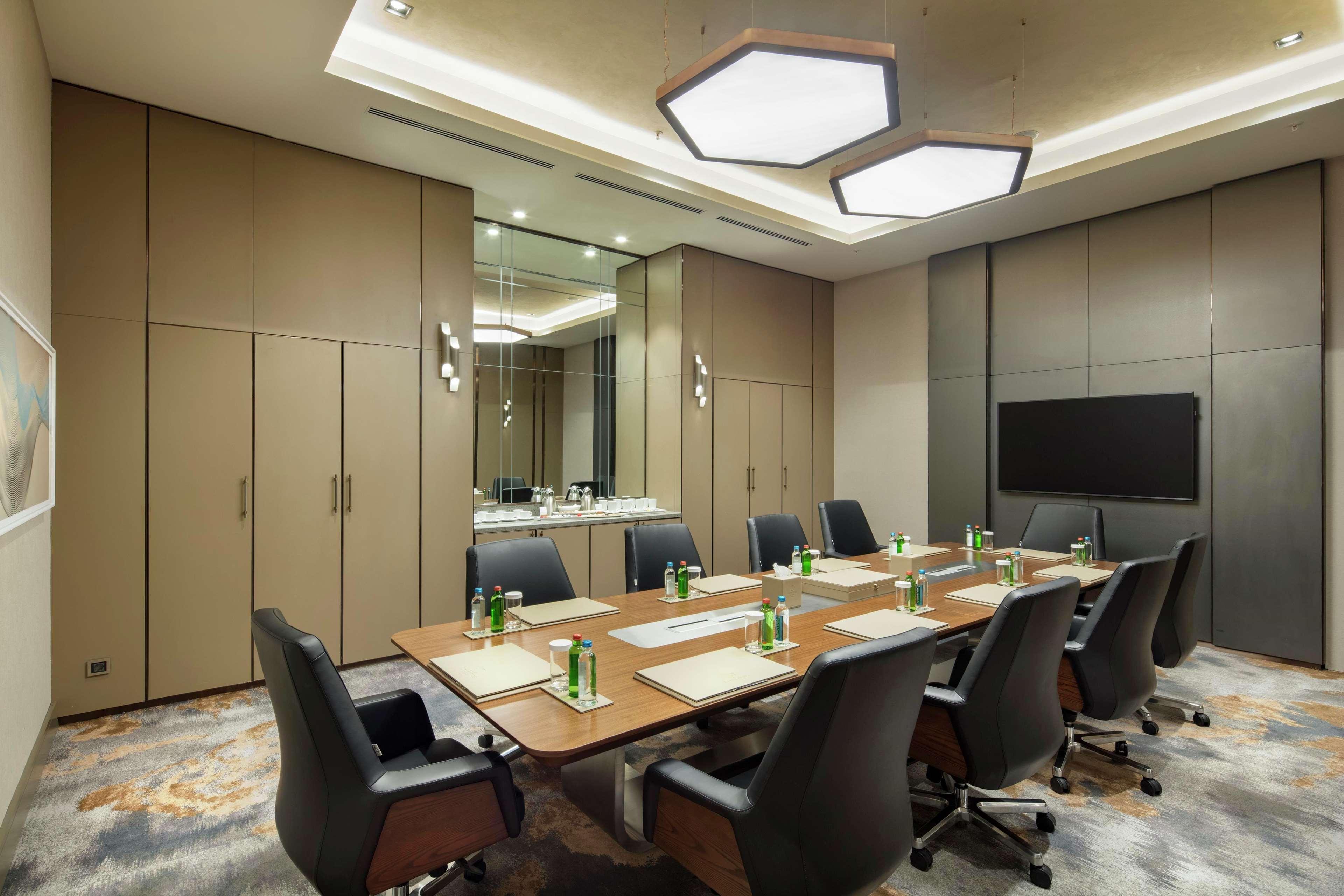 斯科普里希尔顿逸林酒店 外观 照片 Meeting room