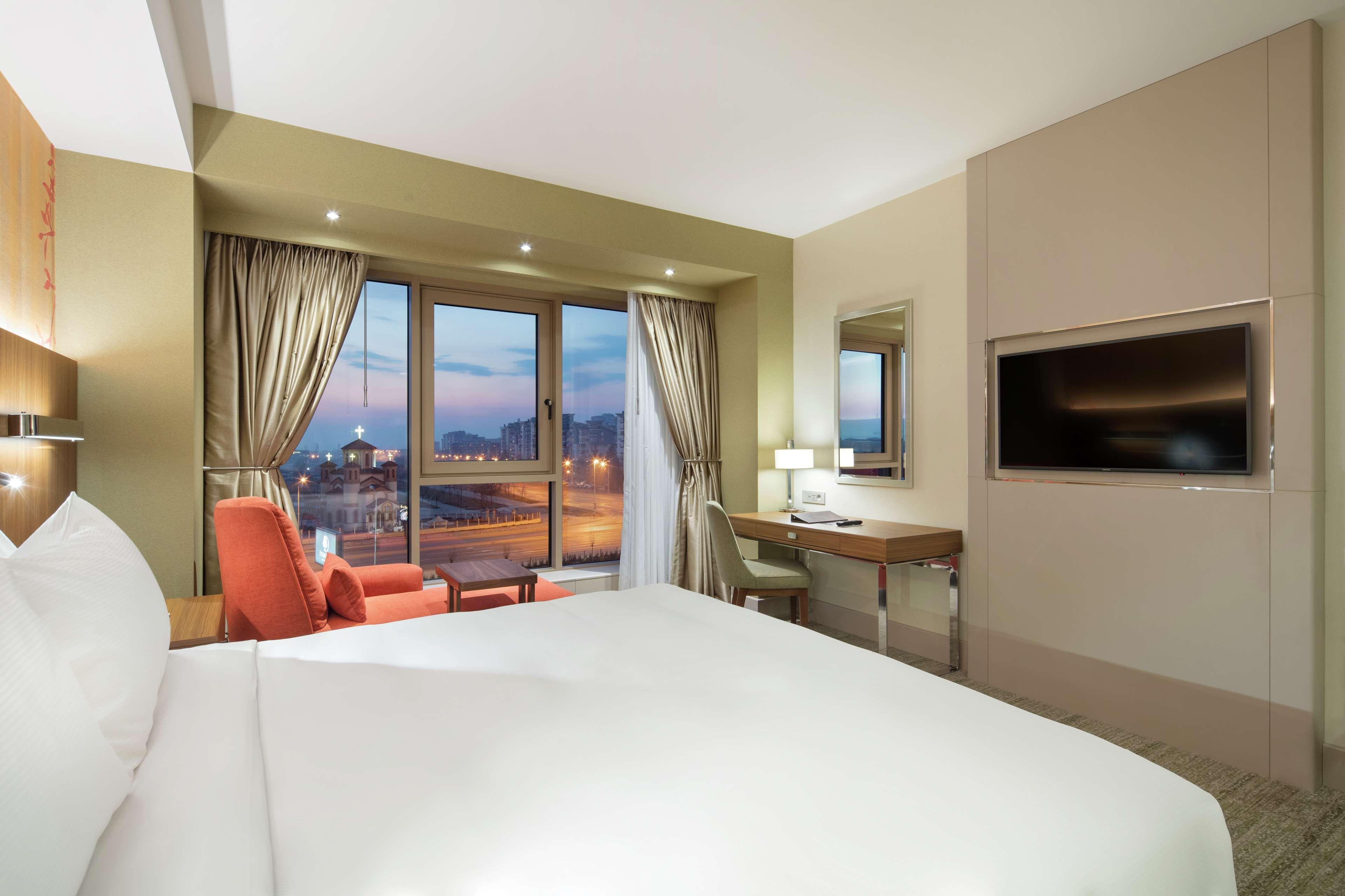 斯科普里希尔顿逸林酒店 外观 照片 Deluxe Room