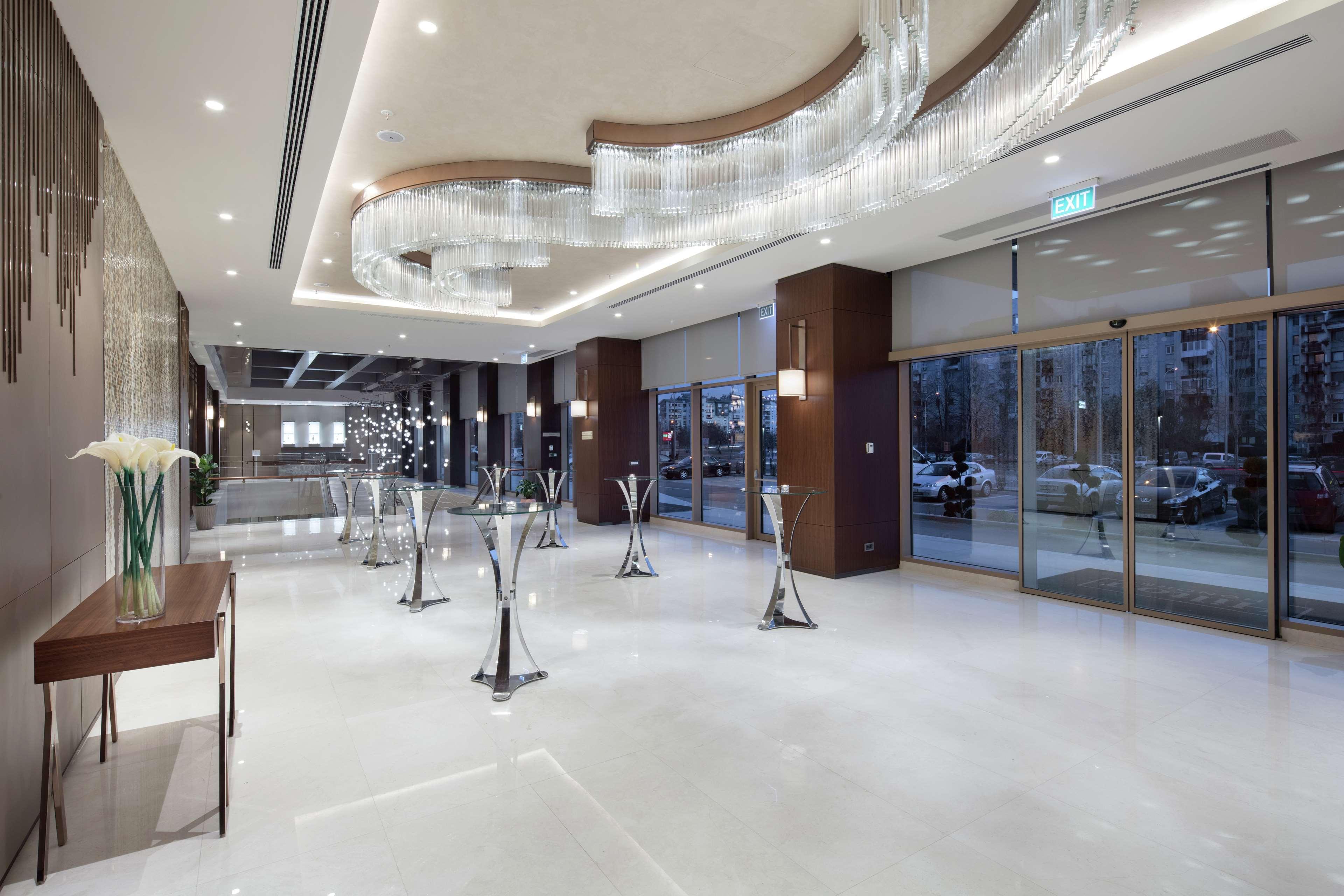 斯科普里希尔顿逸林酒店 外观 照片 Lobby