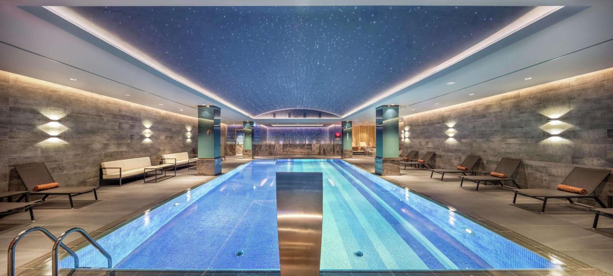 斯科普里希尔顿逸林酒店 外观 照片 The pool at The Spa at The Standard East Village