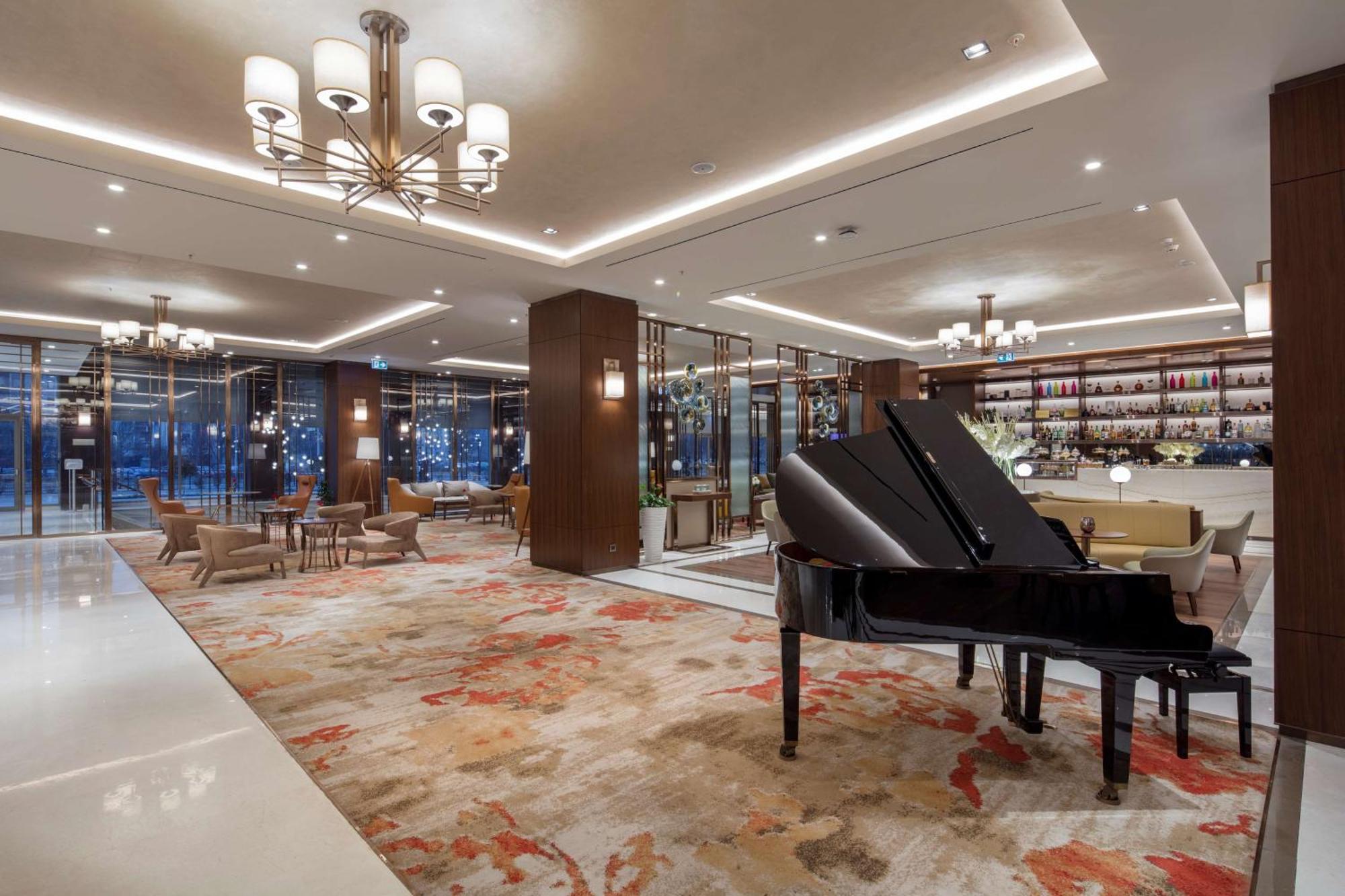 斯科普里希尔顿逸林酒店 外观 照片 The Lounge at the airport